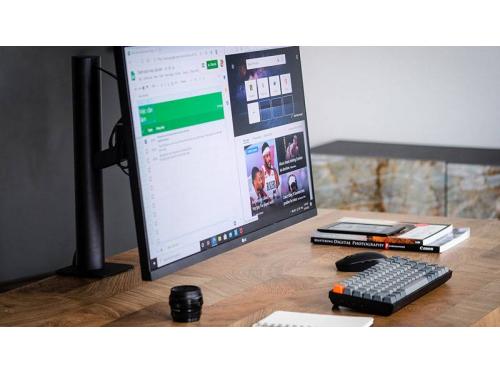 Giá treo màn hình PC – Xu hướng mới giúp tối ưu không gian và trải nghiệm làm việc